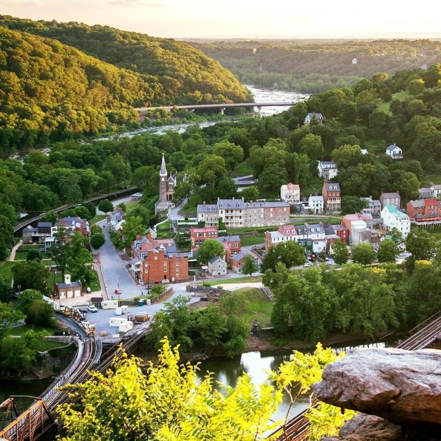 Clarion Inn Harpers Ferry-Charles Town Exteriör bild